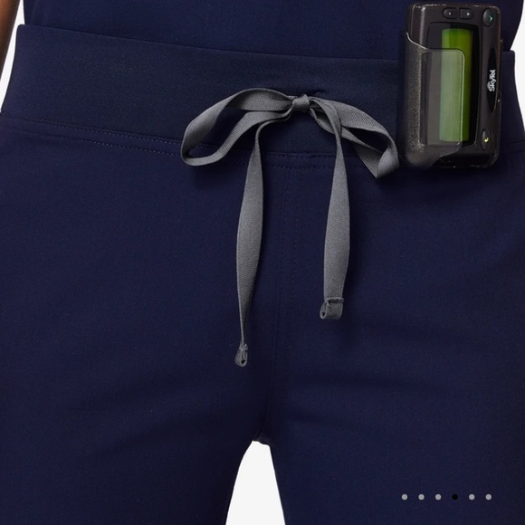 Figs Livingston Scrub Pant -  XS TALL - Picture 3 of 5